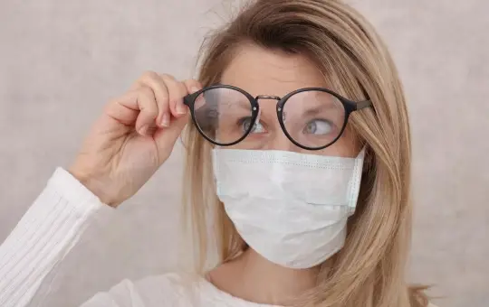 Gafas empañen con la mascarilla Gafas empañen con la mascarilla