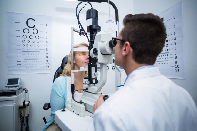 ¿Quién diagnostica el queratocono? El oftalmólogo