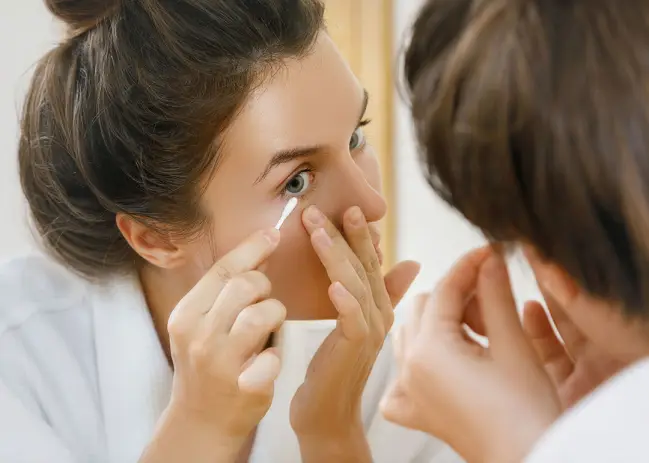 Por qué es importante la higiene palpebral cuando tienes blefaritis Por qué es importante la higiene palpebral cuando tienes blefaritis