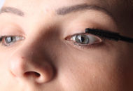 ¿El maquillaje es perjudicial para salud visual?