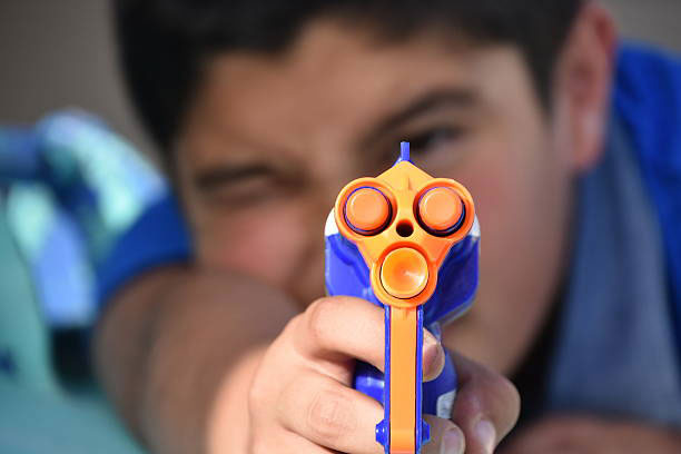 ¿Por qué son peligrosas las pistolas Nerf para los ojos?