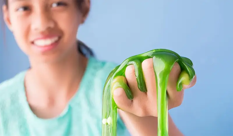 Los peligros de la masa Slime, la nueva moda entre los niños