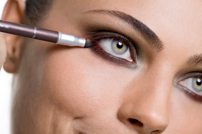 Enfermedades visuales: Uso cosméticos Enfermedades visuales: Uso cosméticos