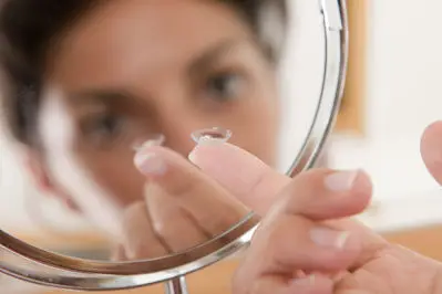 Cuidados con sus Lentillas en vacaciones