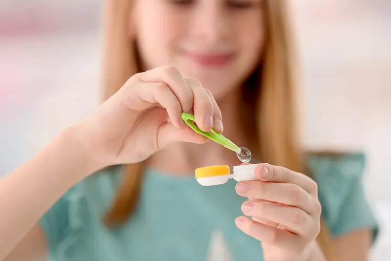 ¿A qué edad pueden empezar a usarse lentillas cosméticas?