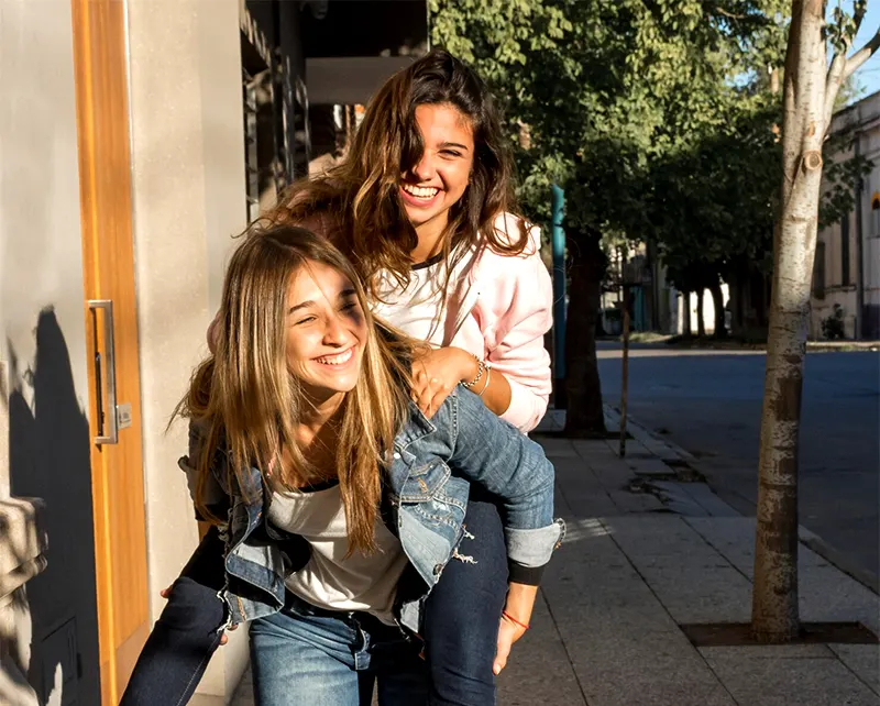Lentillas para Adolescentes: ¿Cuándo son adecuadas y cómo elegir la mejor opción?